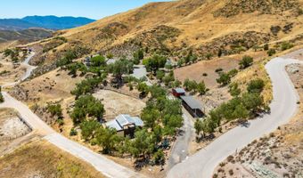 13602 Sego Rd, Agua Dulce, CA 91390