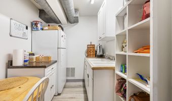98 Elm St 2, Cheshire, CT 06410