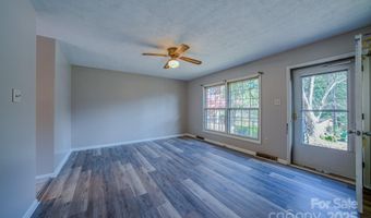 43 Lancelot Ln, Asheville, NC 28806