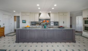 84 Johnsons Point Rd, Branford, CT 06405