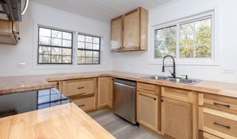 4418 Richard St, Moss Point, MS 39563