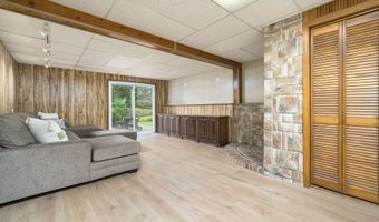 15 Diane Dr, Cromwell, CT 06416