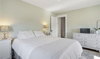 47 Hyland Ave, East Greenwich, RI 02818