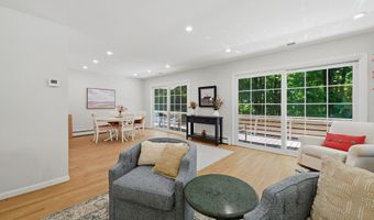 3 Birchcrest Dr, Danbury, CT 06811