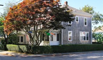 22 Bateman Ave, Newport, RI 02840