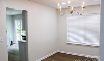 3813 Brookchase Ln, Charlotte, NC 28205