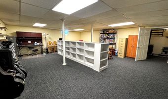 32 Albe Dr, Bennington, VT 05201