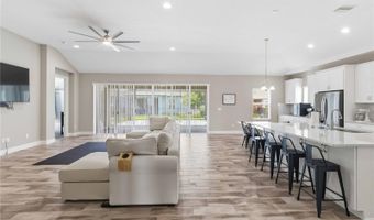 7526 PARADISO Dr, Apollo Beach, FL 33572