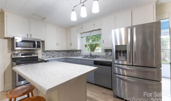 80 Pine St, Badin, NC 28009