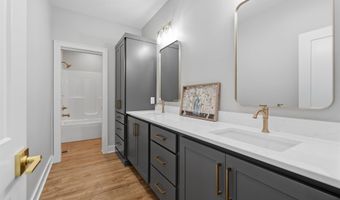 2046 Links Ln, Auburn, IN 46706