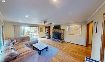 925 7TH St, Brookings, OR 97415
