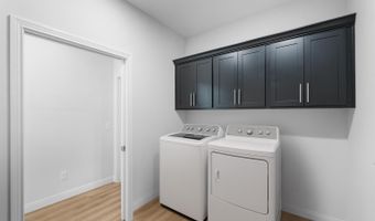 2001 Bogey Ct, Auburn, IN 46706