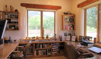 8 Juan Martinez Rd, Arroyo Seco, NM 87580