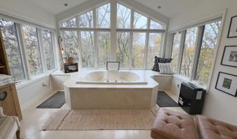 4015 Mathews Rd, Ames, IA 50014