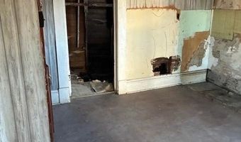1013 Commercial St, Atchison, KS 66002
