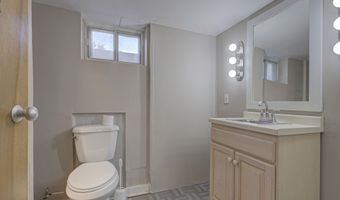 914 W 4TH St, Appleton, WI 54914