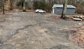 586 S County Trl, Exeter, RI 02822