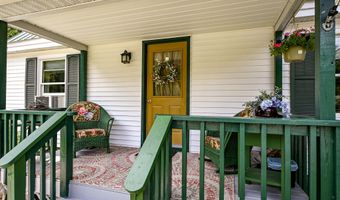 852 Pequawket Trl, Baldwin, ME 04091
