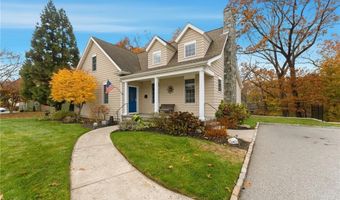 71 Norton Ave, Cranston, RI 02920