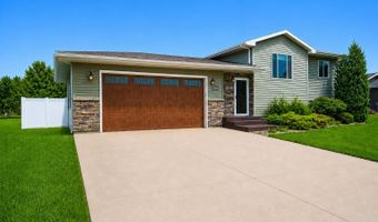1208 Plum Ln, Aberdeen, SD 57401
