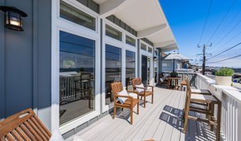 621 Beach Dr, Aptos, CA 95003