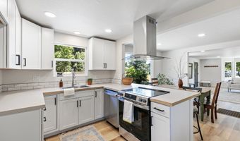 1938 7TH St, Springfield, OR 97477