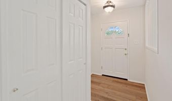 7106 JAYHAWK St, Annandale, VA 22003