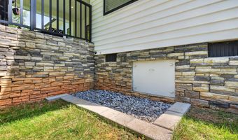 355 Shadows Lawn Dr, Athens, TN 37303