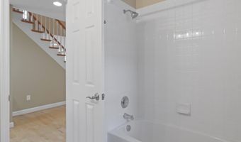 4415 ROBERTS Ave, Annandale, VA 22003