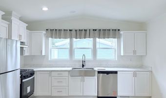 402 Lilly Ln, Altoona, WI 54720