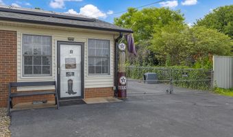 208 Kenneth Dr, Boiling Springs, SC 29316