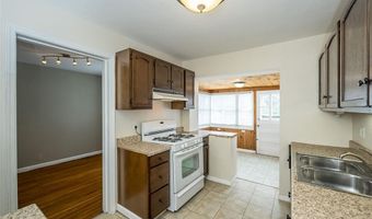 7040 Rhodes Ave, Affton, MO 63123