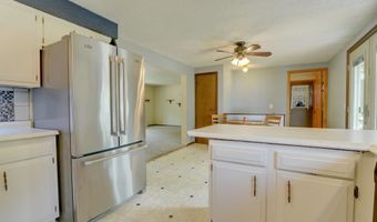 907 A Ave, Armstrong, IA 50514