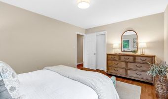 4808 BRADFORD Dr, Annandale, VA 22003