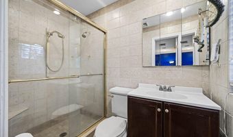 35 Hilldale Rd, Albertson, NY 11507
