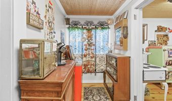 1748 Georgia St, Alford, FL 32420