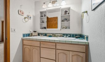 585 Nyla Ln, Ashland, OR 97520