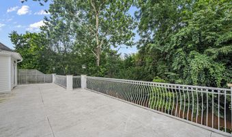 9715 SINGLETON Dr, Bethesda, MD 20817