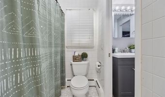 19 Apple Blossom Ct, Airmont, NY 10952