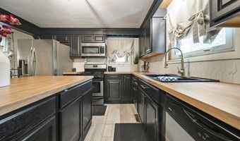 835 Erickson Rd, Ashby, MA 01431