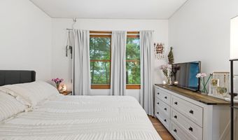 106 Halfmoon Dr, Altamont, NY 12009