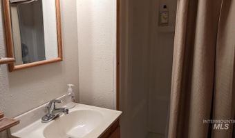 30 Mountain Air Dr, Cascade, ID 83611