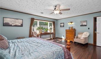 1250 N Main St, Amherst, OH 44001