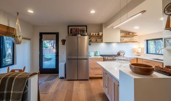 390 4TH St SW, Bandon, OR 97411