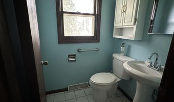 1813 Derian Dr, Aberdeen, SD 57401