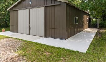615 Woodsmen Dr NE, Alexandria, MN 56308