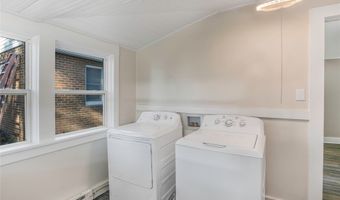 217 N 6th St, Adel, IA 50003