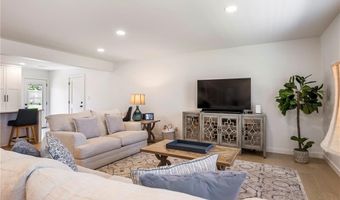 1004 Robin Haven Dr, Bentonville, AR 72712