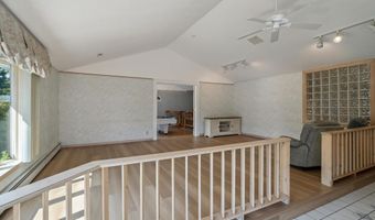 4 E Curran Dr, Absecon, NJ 08201