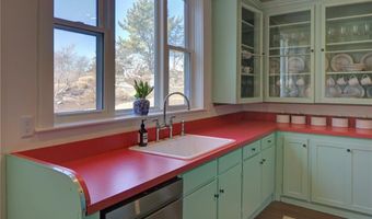 6 Price's Cove Ave, Newport, RI 02840